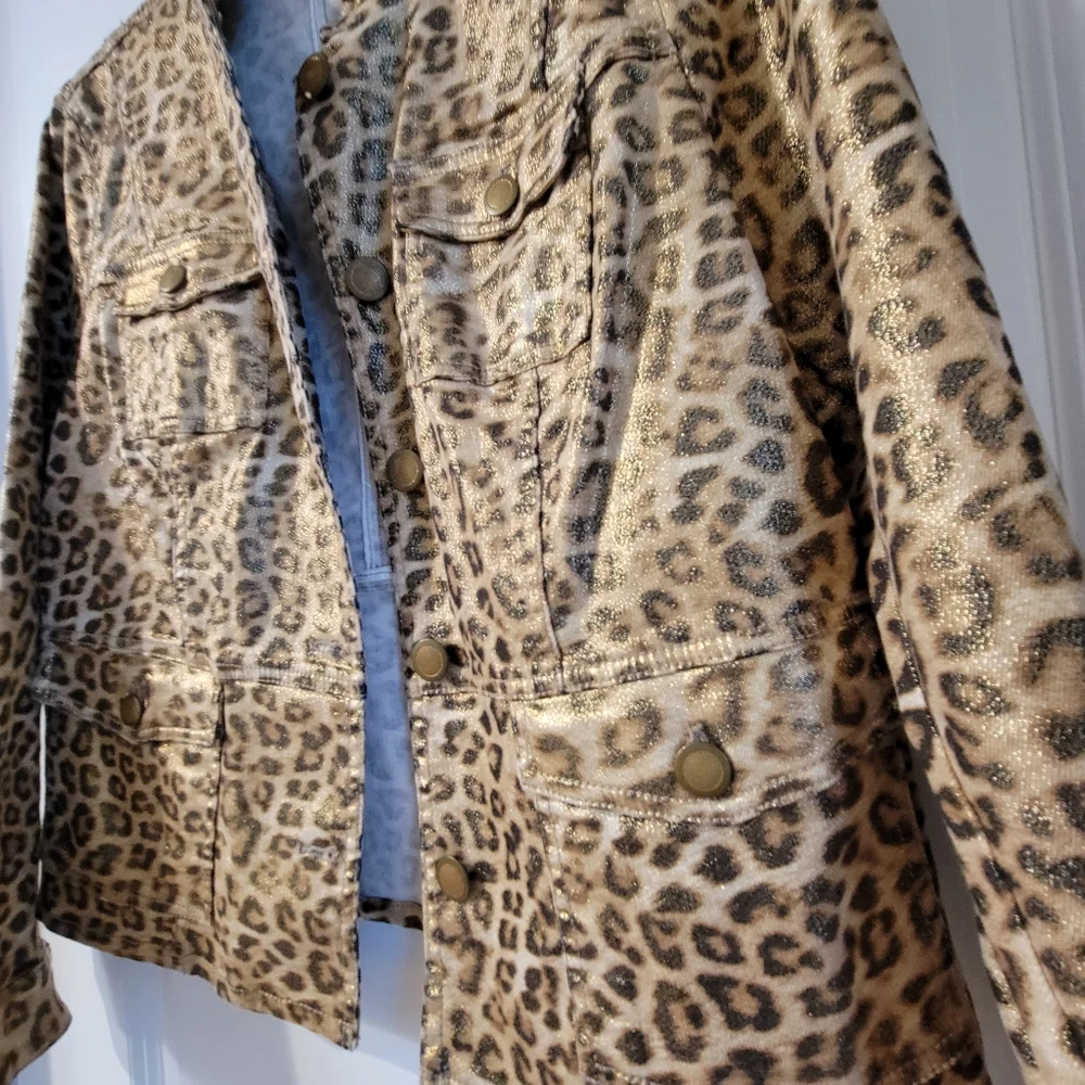 Chico's leopard jacket with gold background size 1 or medium - Picture 2 of 6
